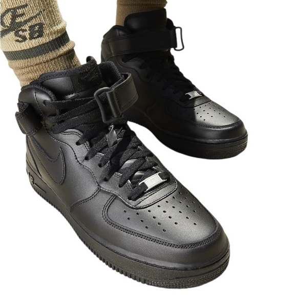 NEW Nike Air Force 1 Men’s Mid '07 Legendary Sneakers size 7 Black - Picture 2 of 14